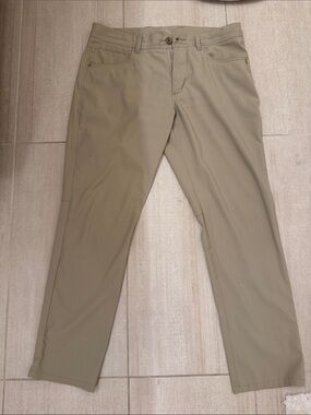 Tommy Bahama Men's Tan Chino Pants